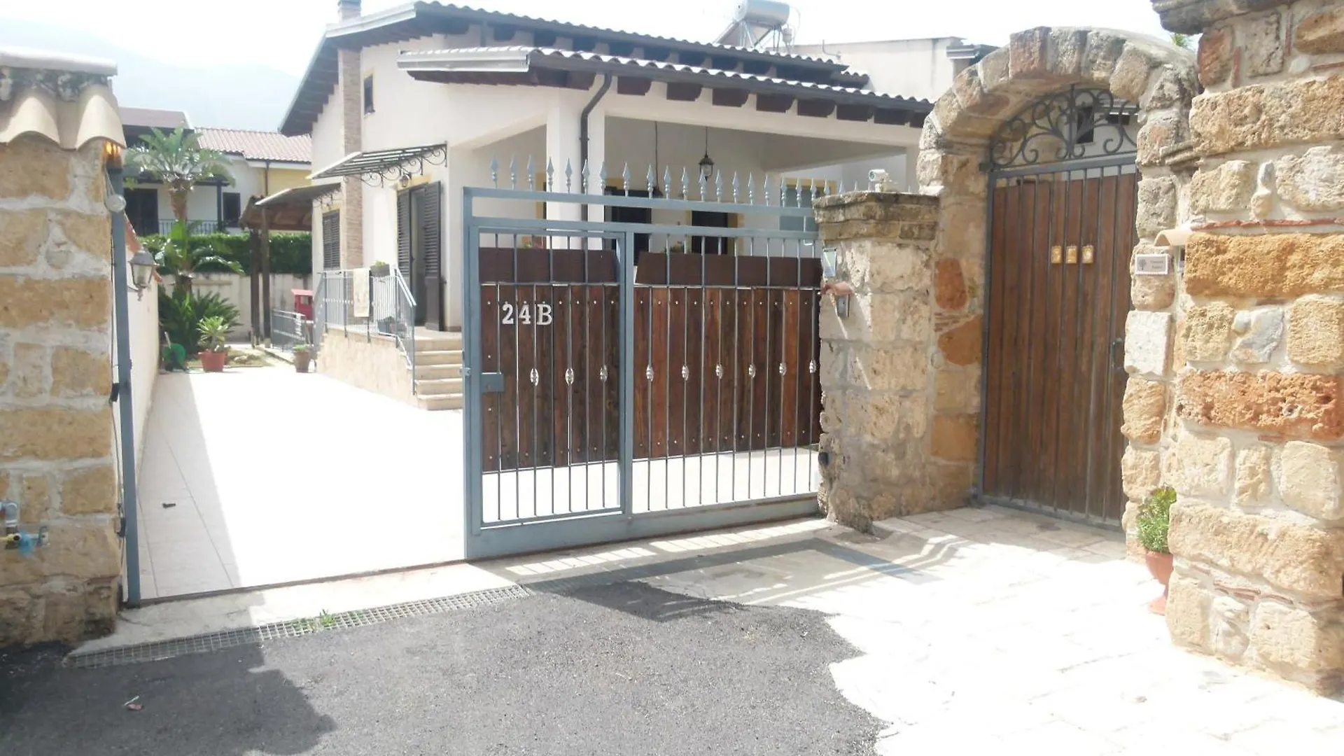 Villa Palumberi Con Vasca Idromassaggio Villagrazia Di Carini 0*,  Italy